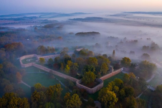 A Szigetvári Zrínyi Vár ködfátyolban